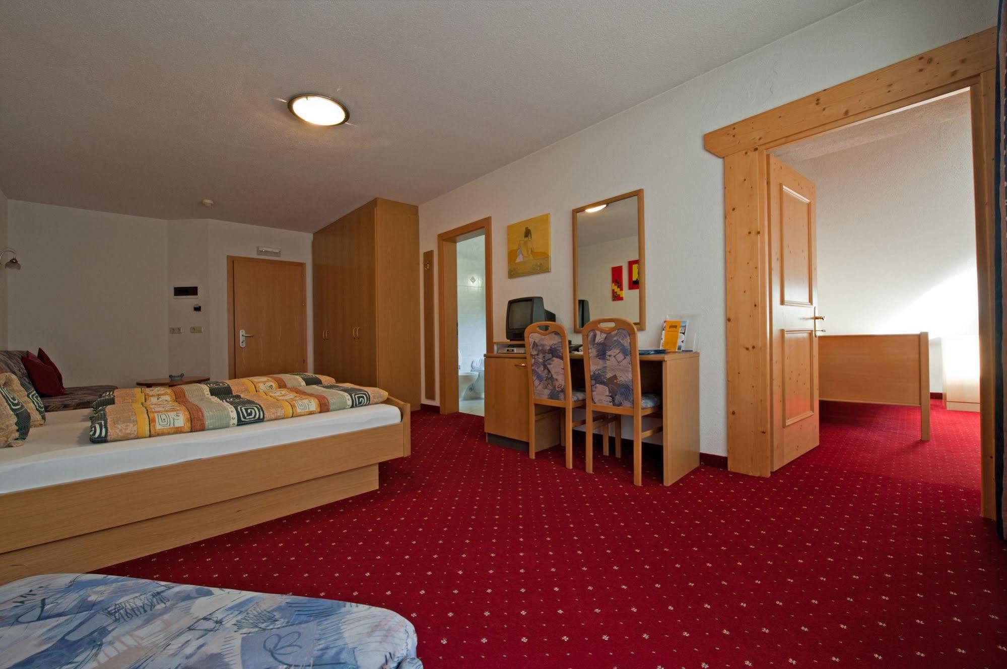 Hotel Sonja Cadipietra Eksteriør bilde